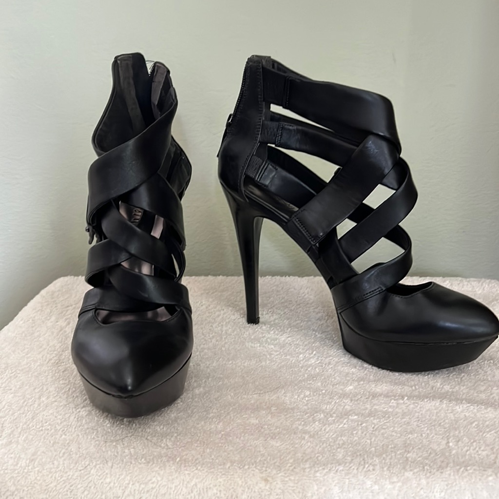 Guess By Marciano Black Leather Stiletto Cut Out Shoes Size 8m